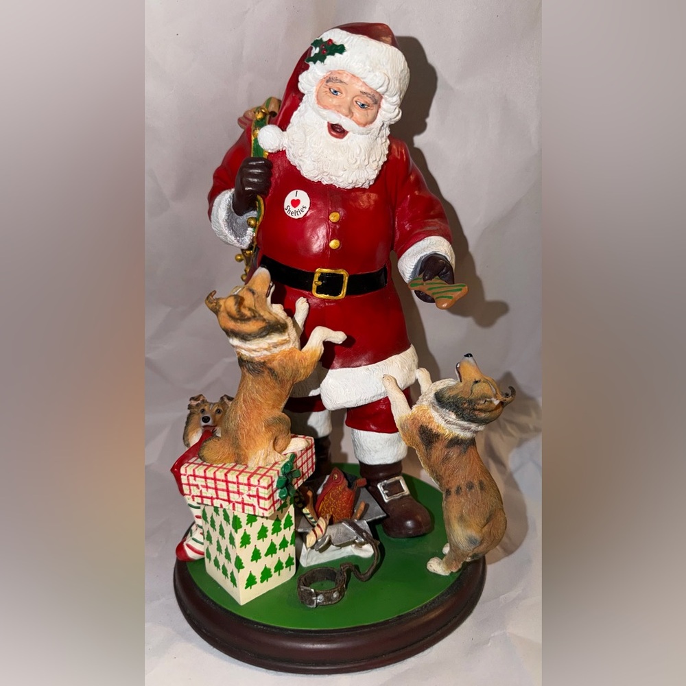 Danbury Mint Santa’s Little Shelties Christmas Figurine